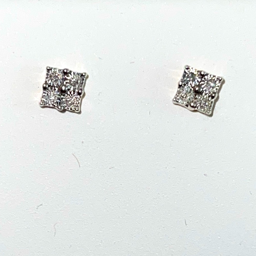 HUGE SAlE FOR CHRISTMAS Real diamond earrings w/certificate of authenticity WOW